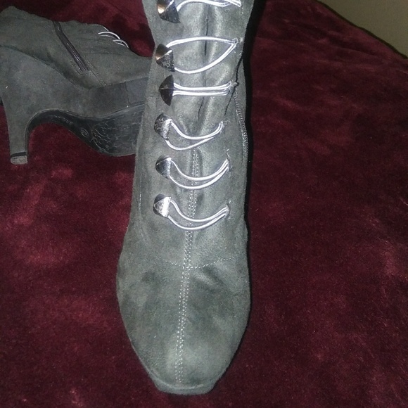 Shoes - Picture 2 of 2